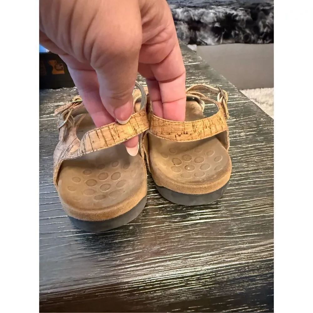 Vionic Isla T-Strap Cork Sandals sz 10 EUC - Picture 6 of 7